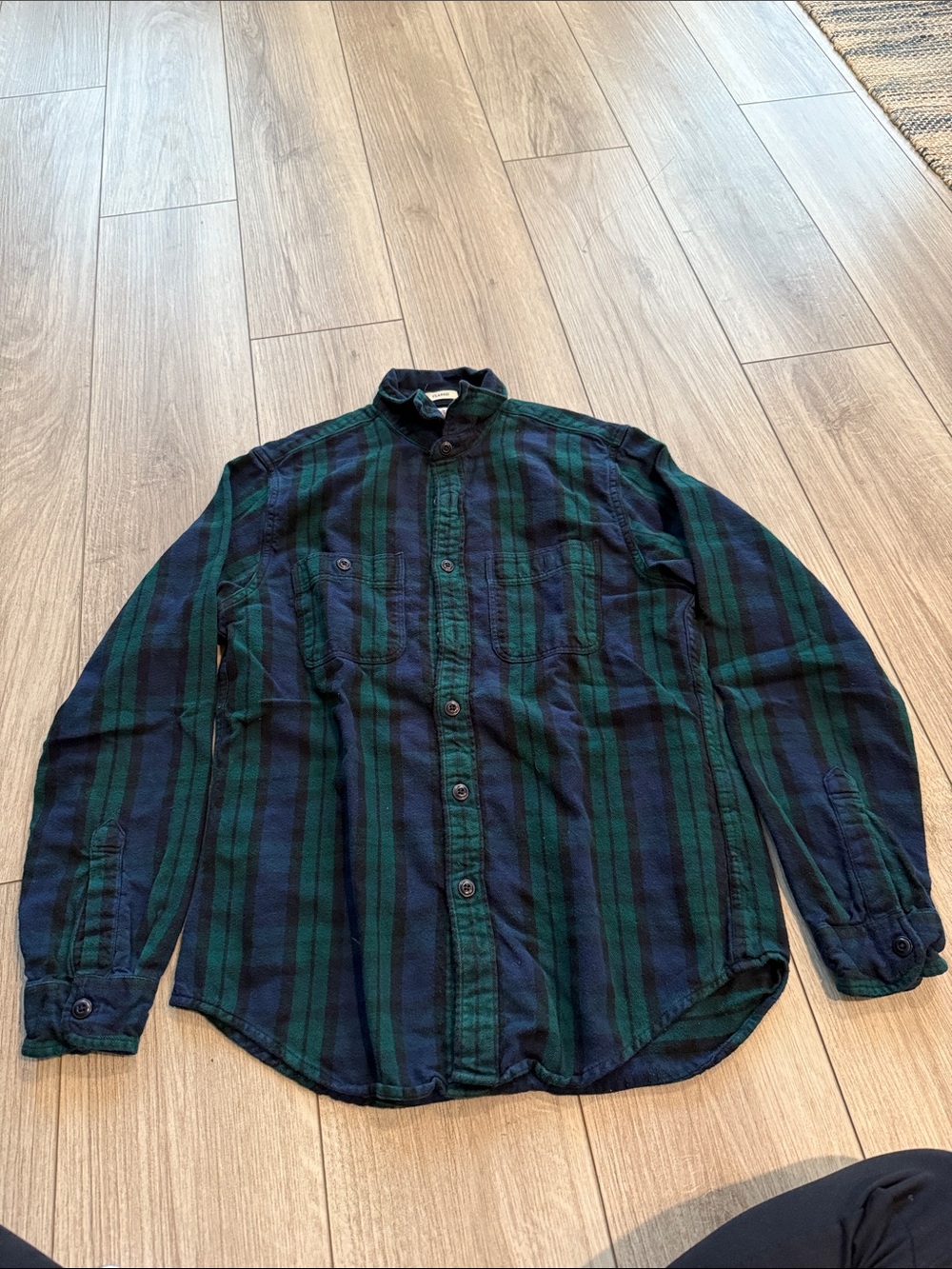 J. Crew Men's Green & Navy Plaid mid weight flannel Button-Up Shirt small